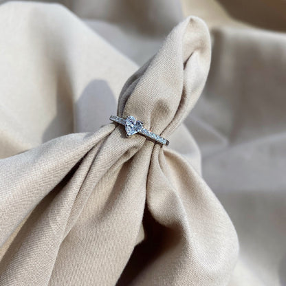 [Luxora]0.5 Carat CaratEternity Charming Heart Shape Lover Ring
