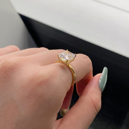 [Luxora]4.0カラットの華やかな魅惑的なラディアンドカットのバンケットリング