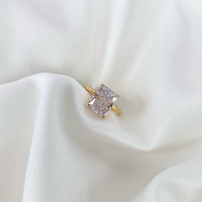 [Luxora]4.0カラットの華やかな魅惑的なラディアンドカットのバンケットリング