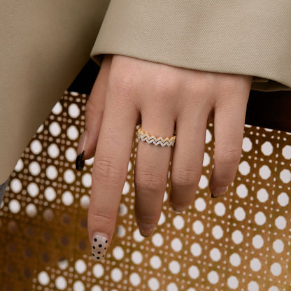 [Luxora]繊細で魅惑的なウェーブシェイプのデイリーリング