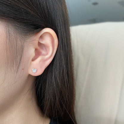 [Luxora] Funkelnde, schlichte Ohrringe in Herzform