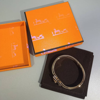 [Luxora]H CLOUD BLUE BRACELET