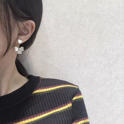 [Luxora]CLOVER SWEET WHITE MOP EARRINGS
