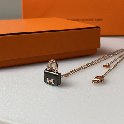[Luxora]CONSTANCE BLACK PEDANT PINK GOLD NECKLACE
