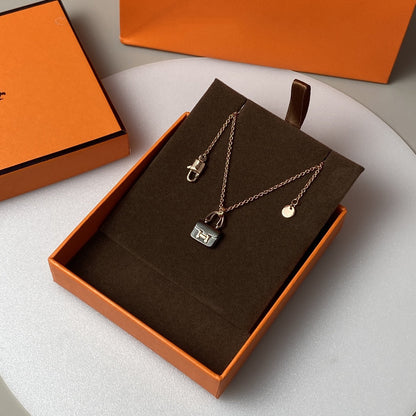 [Luxora]CONSTANCE BLACK PEDANT PINK GOLD NECKLACE