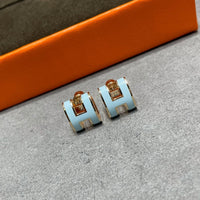 [Luxora]POP H SKY BLUE STUD EARRINGS