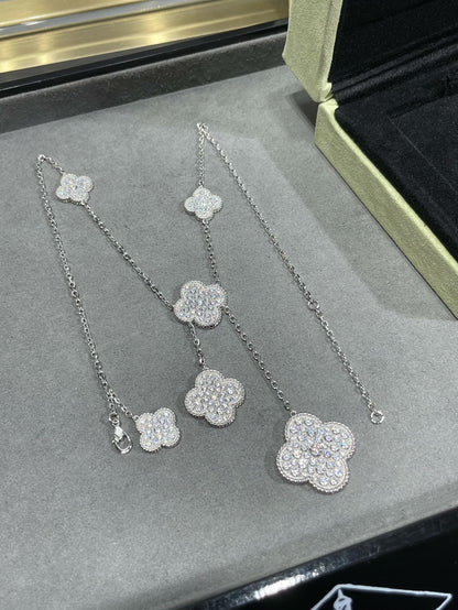 [Luxora]CLOVER 6 MOTIF DIAMOND PAVED NECKLACE