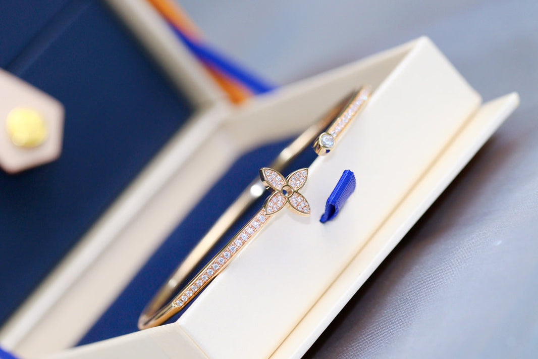 [Luxora]IDYLLE PINK GOLD OPEN BRACELET DIAMOND PAVED