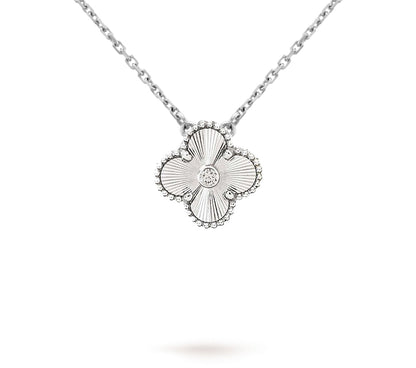 [Luxora]CLOVER 15MM CHRISTMAS LIMITED EDITION SINGLE FLOWER NECKLACE