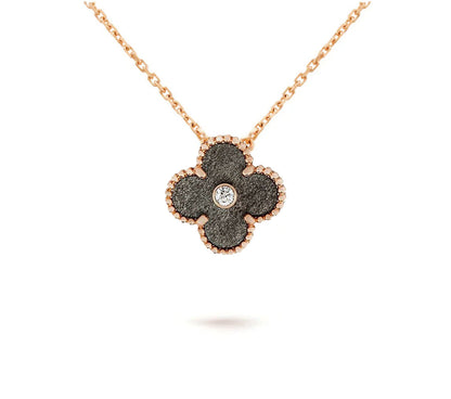 [Luxora]CLOVER 15MM CHRISTMAS LIMITED EDITION SINGLE FLOWER NECKLACE