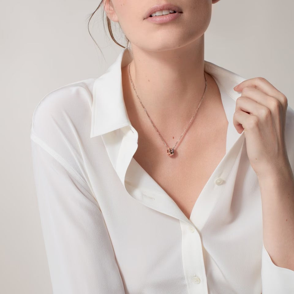[Luxora]LOVE 6 DIAMOND PENDANT NECKLACE