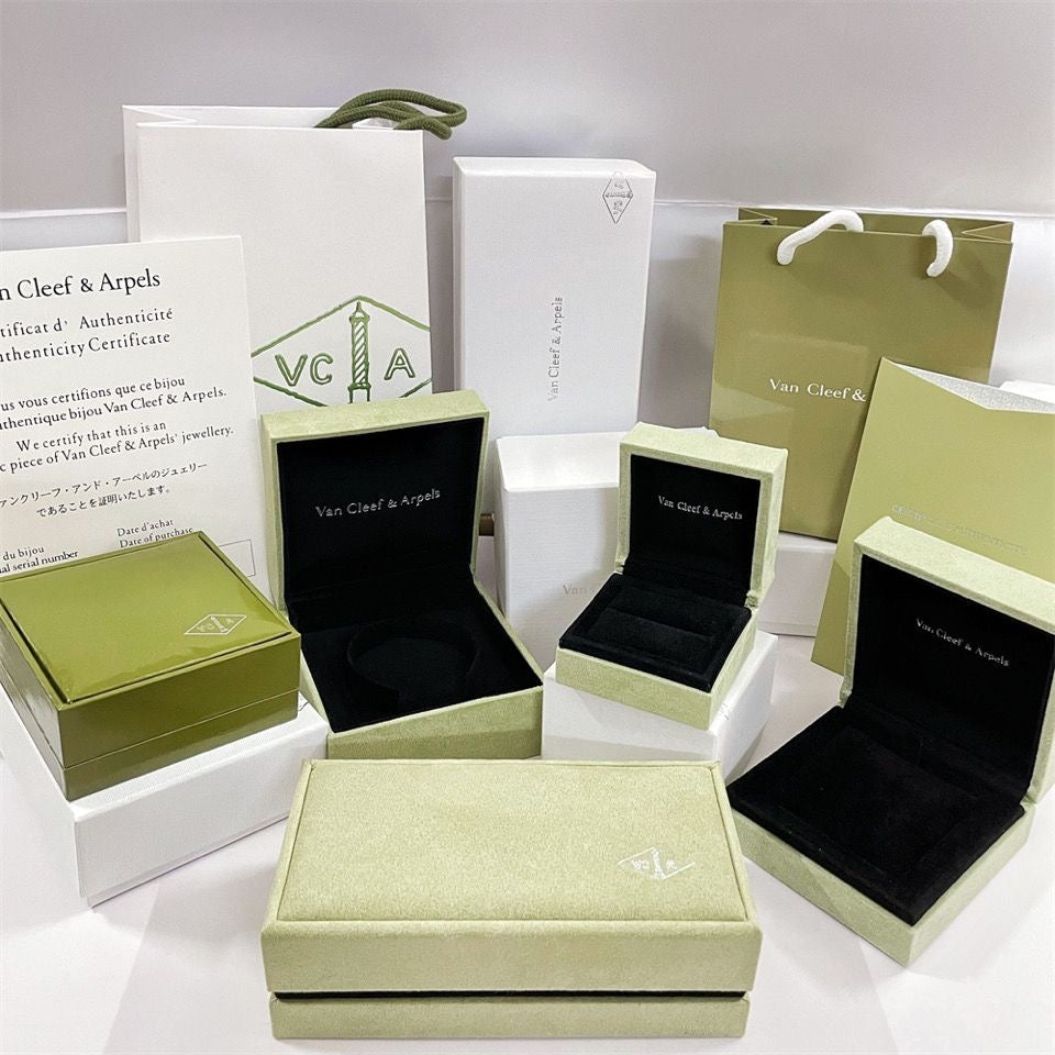 [Luxora] VA CLOVER BOX GIFT BAG