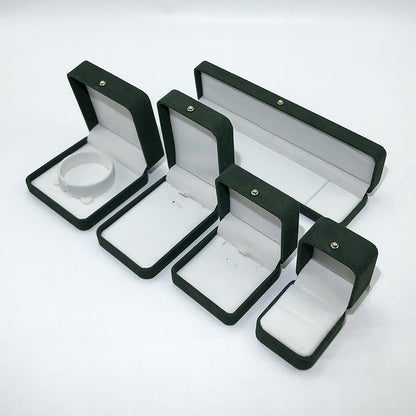 Schmuckkästchen aus Flanell (Geschenkbox ohne Logo)