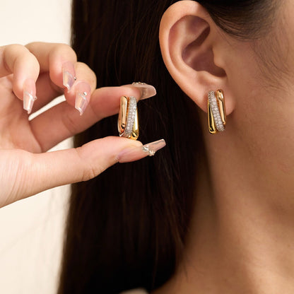 [Luxora]TRINITY HALF DIAMOND  CUSHION EARRINGS