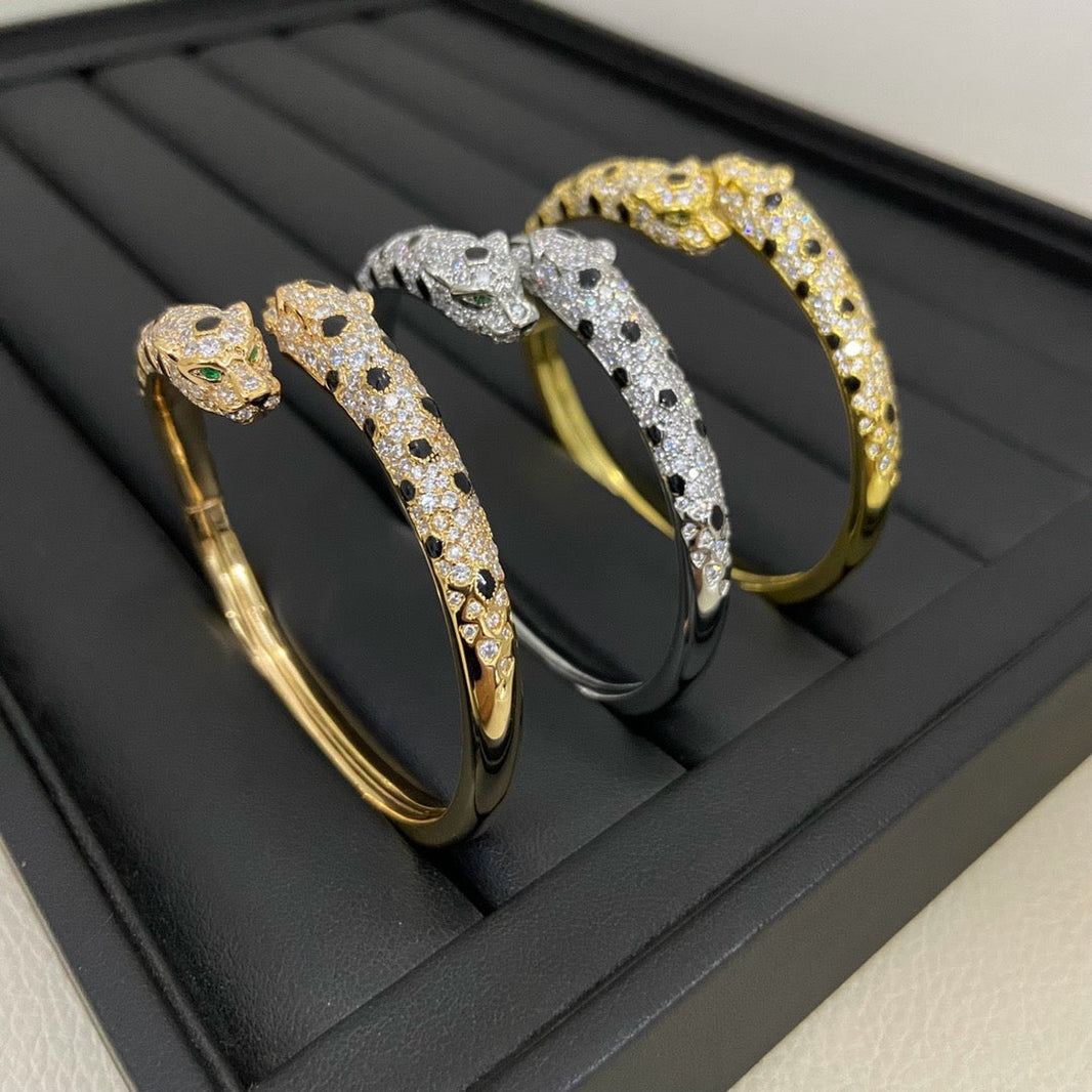 [Luxora]PANTHERE DOUBLE HEADED HALF DIAMOND OPEN BRACELET