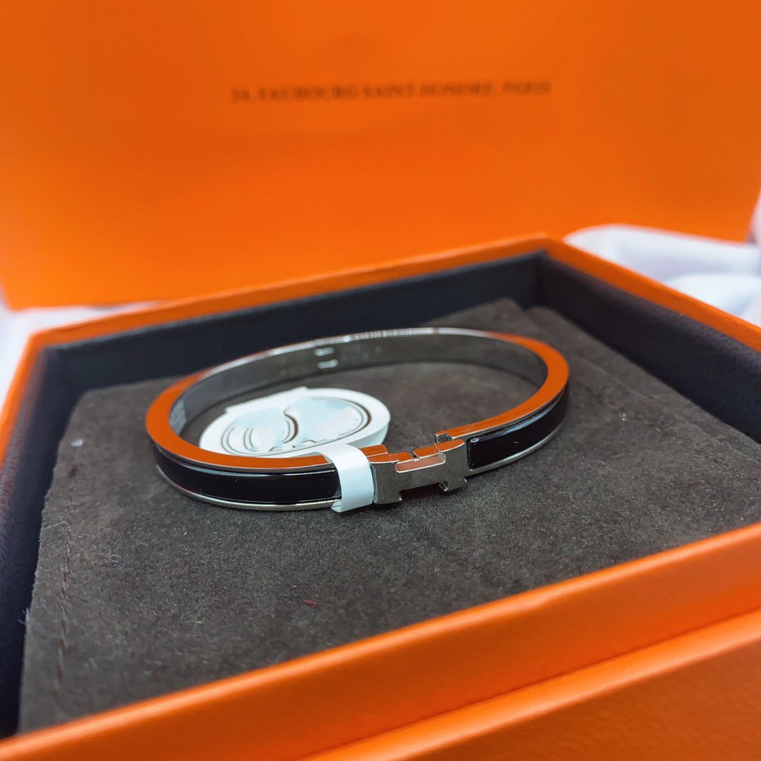 [Luxora]クラシック HM クリック ブラック 8mm エナメルブレスレット