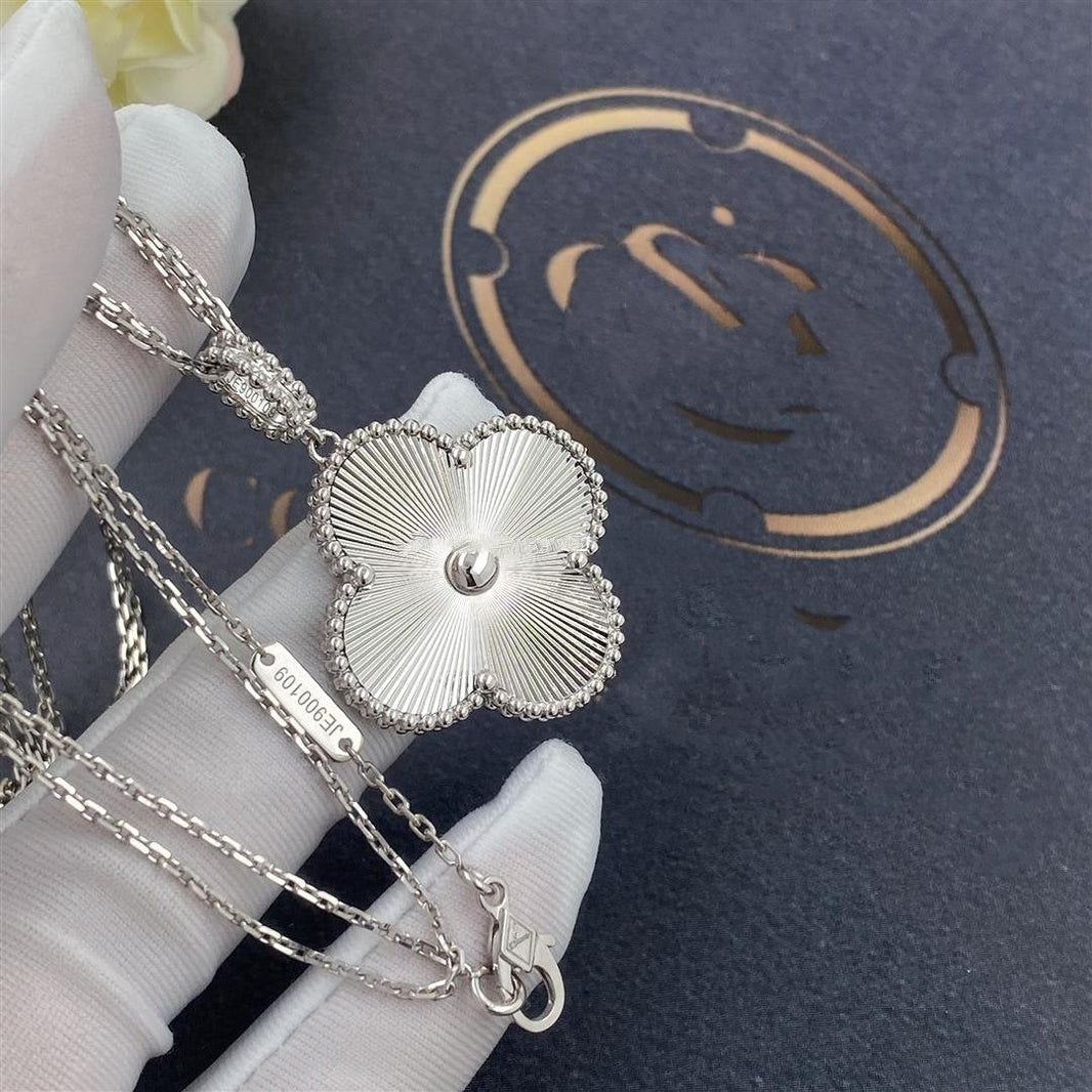 [Luxora]CLOVER 25MM SILVER BIG CLOVER NECKLACE