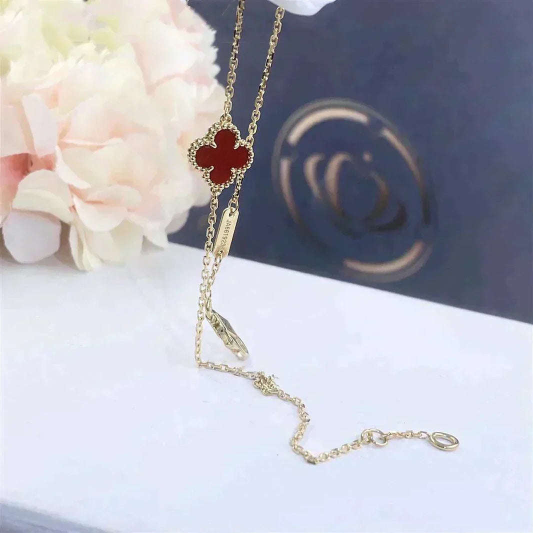 [Luxora]CLOVER  CARNELIAN SINGLE FLOWER BRACELET