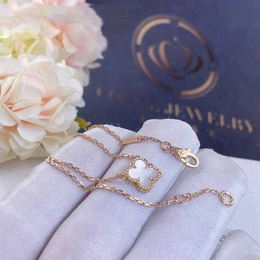 [Luxora]CLOVER WHITE MOP SINGLE FLOWER BRACELET