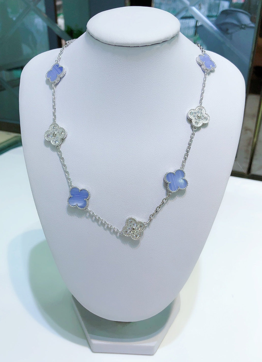 [Luxora]CLOVER 10 MOTIFS CHALCEDONY DIAMONDS SILVER NECKLACE